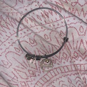 Love this Life Friends Bracelet